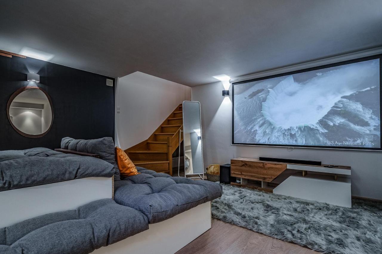 L'Evasion - Sauna Jacuzzi Cinema Tours Exterior foto
